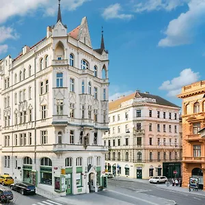 https://mooo-living.praguehotelsweb.com